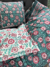Load image into Gallery viewer, quilt and cushion