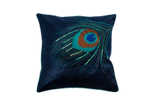 Load image into Gallery viewer, Velvet peacock cushion