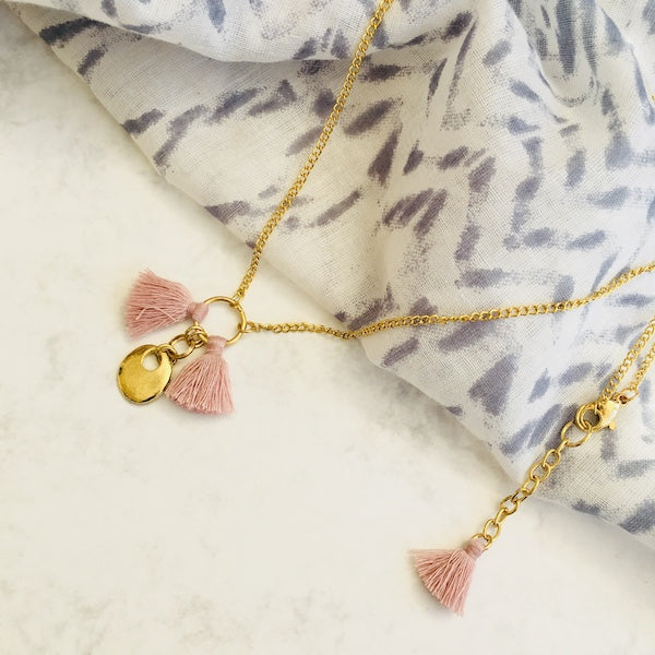 Pink short tassel necklace